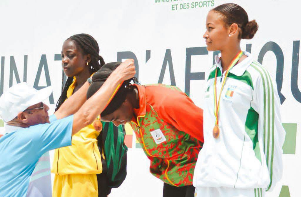 Natation : une Burkinabè en or à Dakar