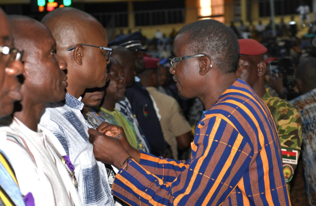 Burkina Faso : le pouvoir révolutionnaire réhabilite enfin la dignité du corps enseignant